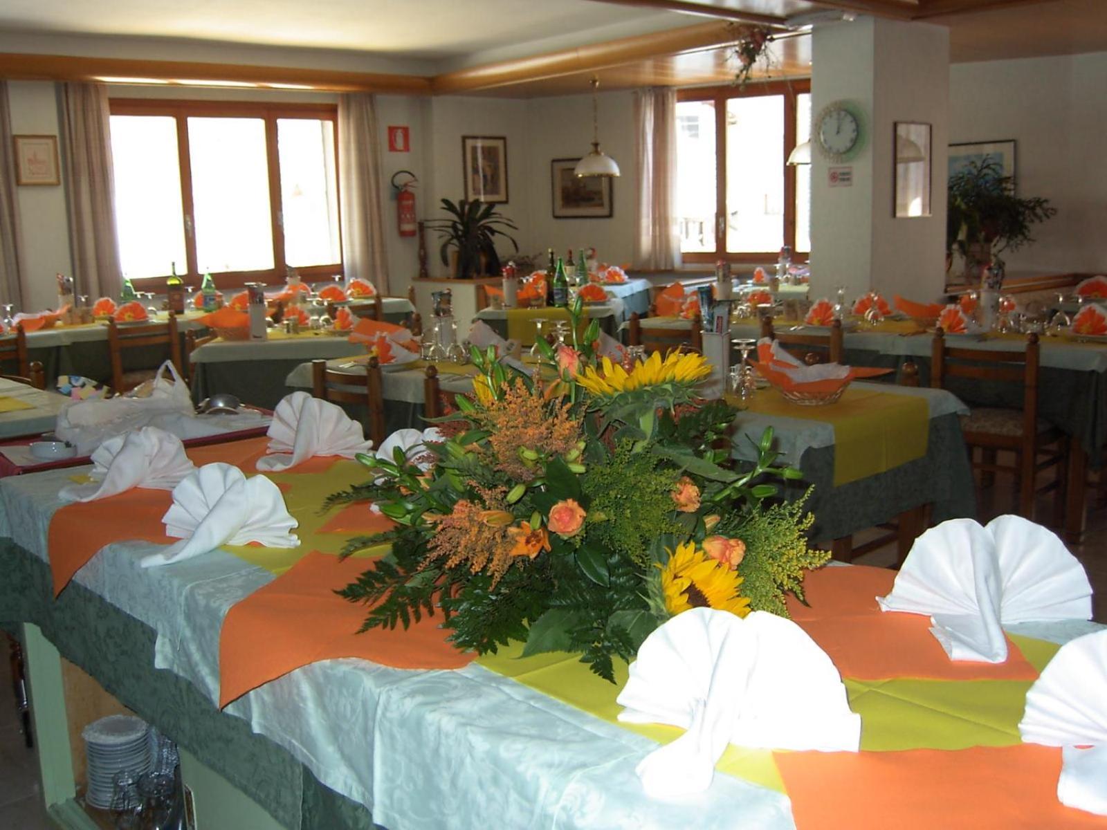 Hotel Pigna D'Oro Chiesa in Valmalenco Exterior foto